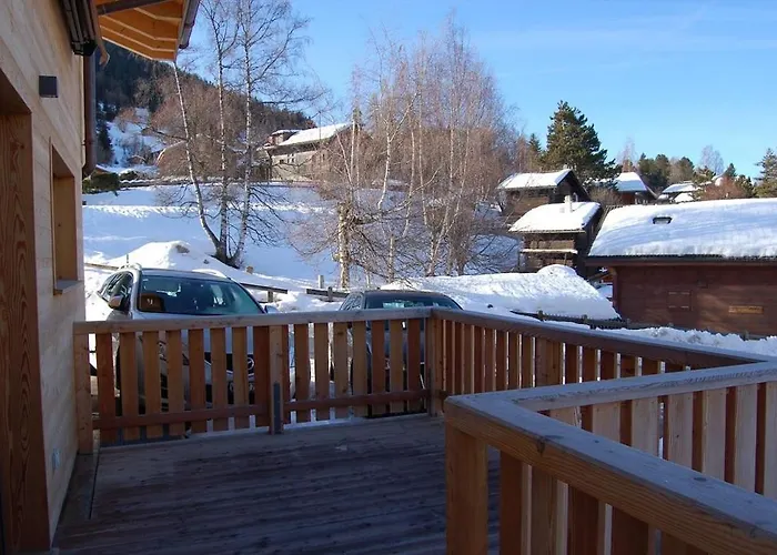 Appartement Katver 72, Joli Avec Balcon, Proche Du Centre Du Village *