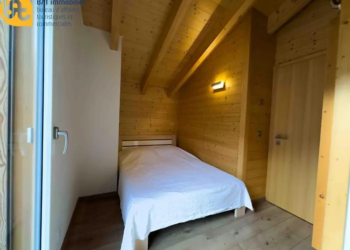 Katver 72, Joli Avec Balcon, Proche Du Centre Du Village *