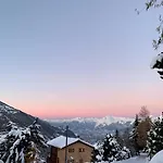 Katver 72, Joli Avec Balcon, Proche Du Centre Du Village