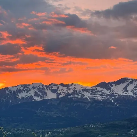 Katver 72, Joli Avec Balcon, Proche Du Centre Du Village